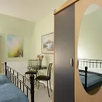 Farbenfroh Apartment *