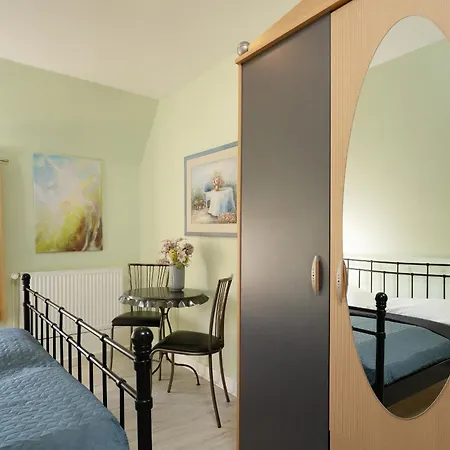 Farbenfroh Apartment *